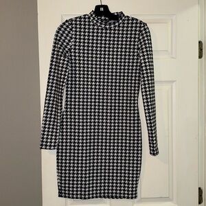 Cute black and white the dress